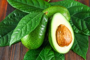 Abacate: Saiba como essa fruta pode contribuir para sua saúde