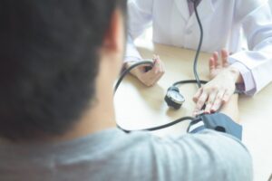 A hipertensão ou pressão arterial é uma doença silenciosa e perigosa, descubra como controlar e melhorar a qualidade de vida dos pacientes.